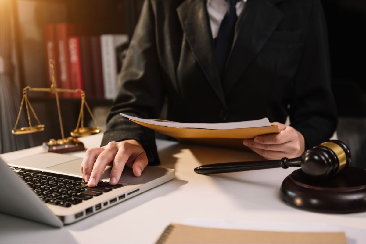 Avocat droit administratif Massy